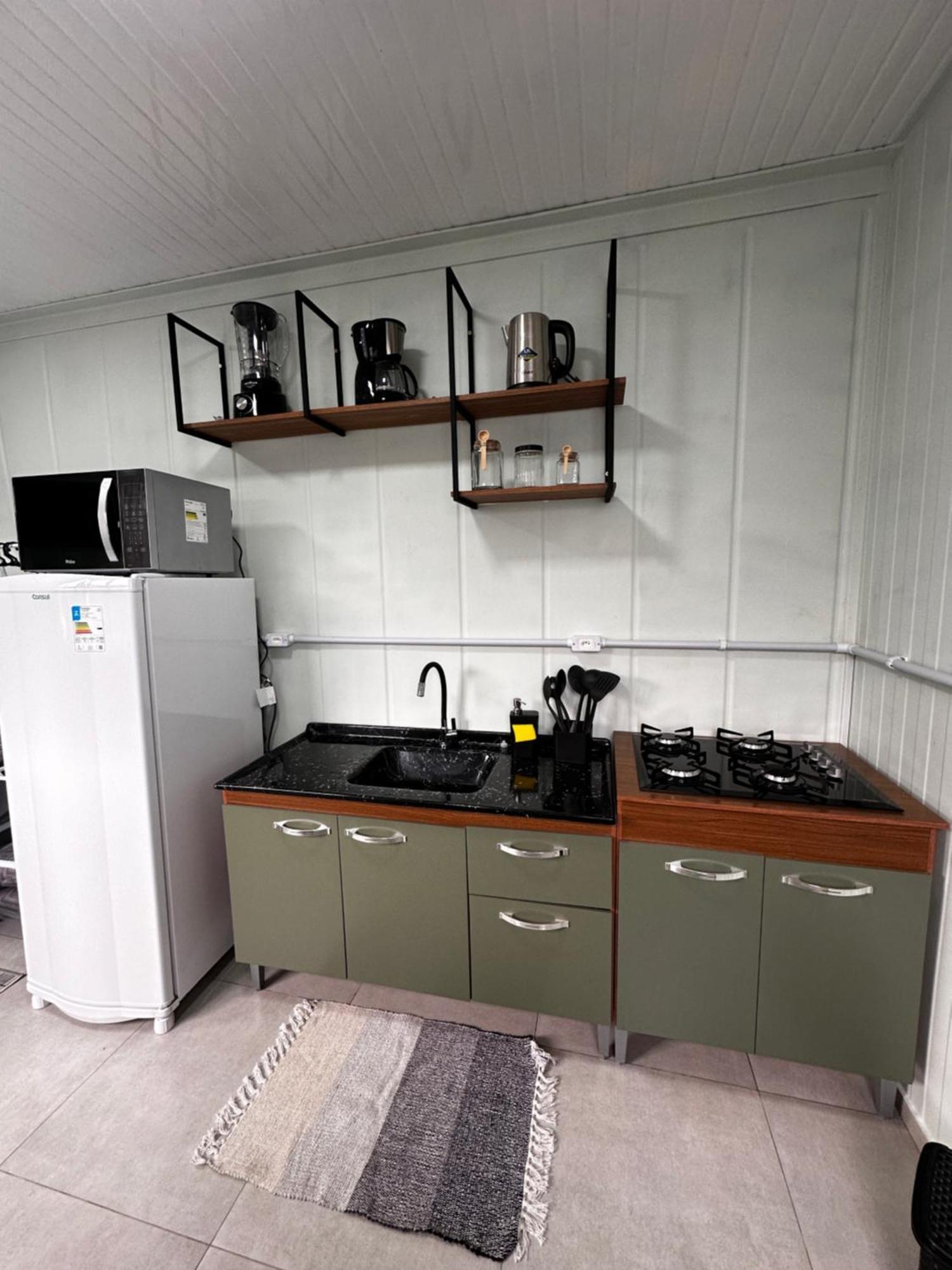 Kitnet Container Com Garagem Holiday home Itapema